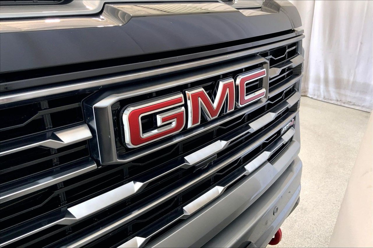 Used 2024 GMC Sierra 2500 AT4 w/ AT4 Premium Plus Package AWD/4WD image 30