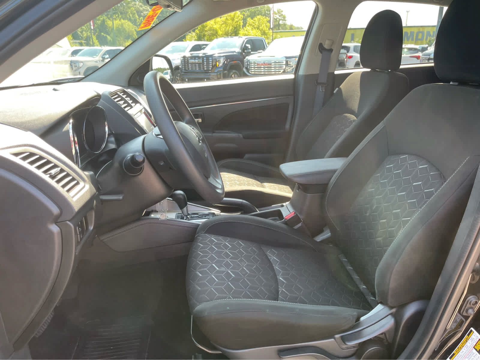 Used 2024 Mitsubishi Outlander Sport ES AWD/4WD image 12