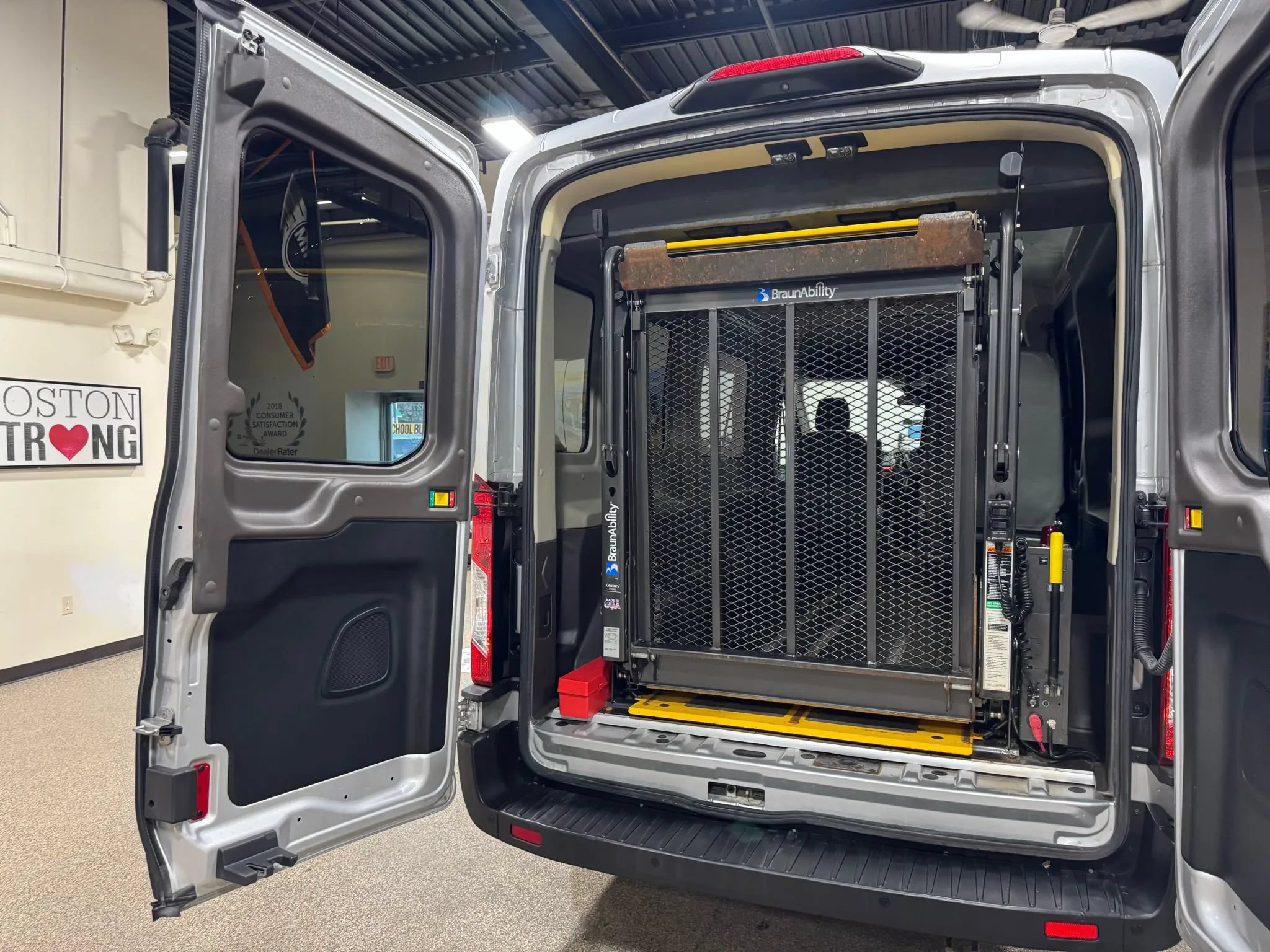 Used 2019 Ford Transit 250 148 Medium Roof RWD image 44