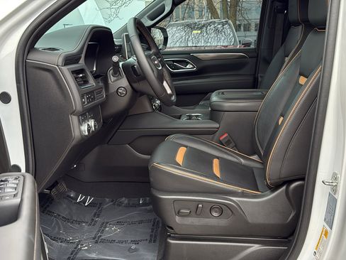 Used 2024 GMC Yukon XL AT4 image 8