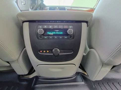 Used 2007 Chevrolet Suburban 2500 LT w/ LT Preferred Equipment Group image 49