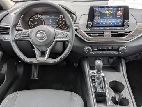 New 2025 Nissan Altima 2.5 SV image 27