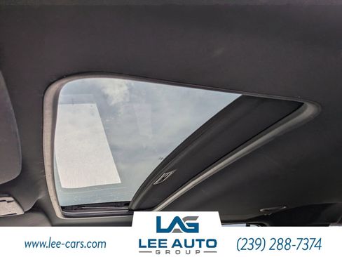 Used 2017 Lincoln Navigator Select RWD image 19