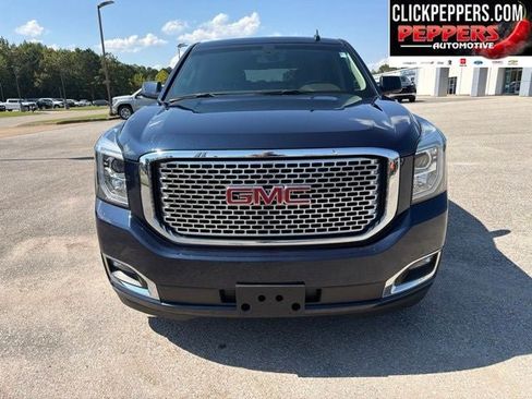 Used 2017 GMC Yukon SLE w/ SLE Value Package AWD/4WD image 8