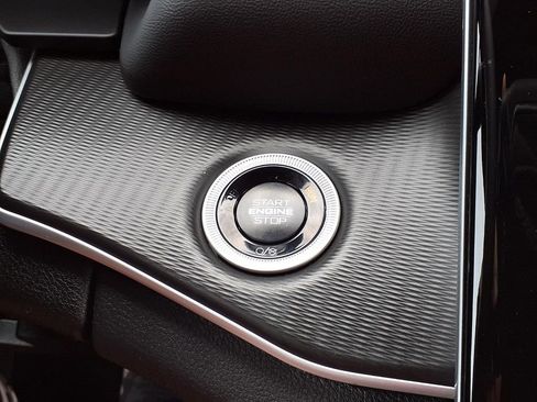 Used 2025 Jeep Grand Cherokee L Laredo w/ Luxury Tech Group I image 21