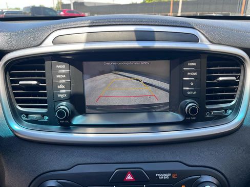 Used 2020 Kia Sorento FWD V6 image 34