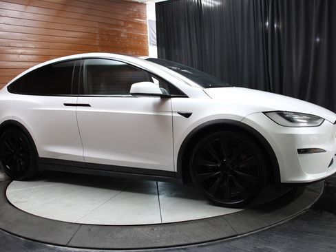 Used 2023 Tesla Model X image 10
