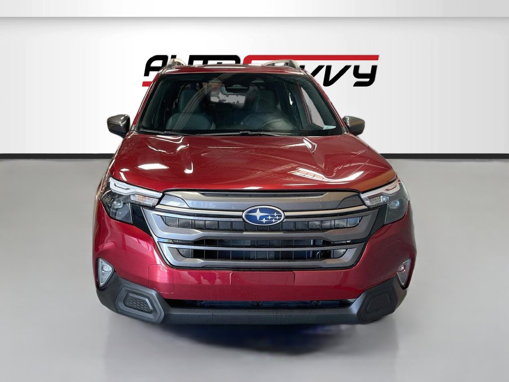 Used 2025 Subaru Forester Premium AWD/4WD image 2