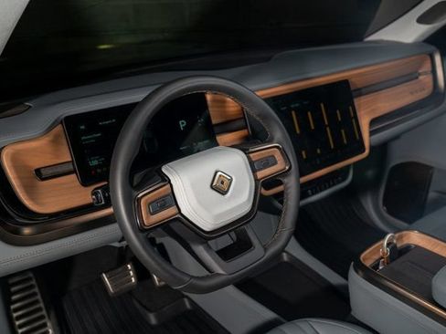 Used 2026 Rivian R1T Premium AWD/4WD image 24