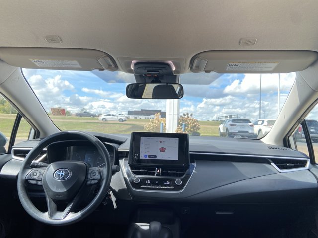Used 2025 Toyota Corolla LE FWD image 12