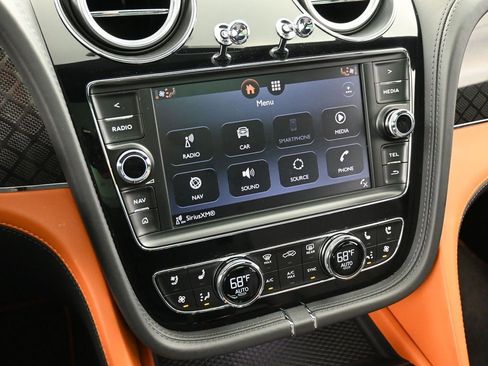 Certified 2020 Bentley Bentayga image 21