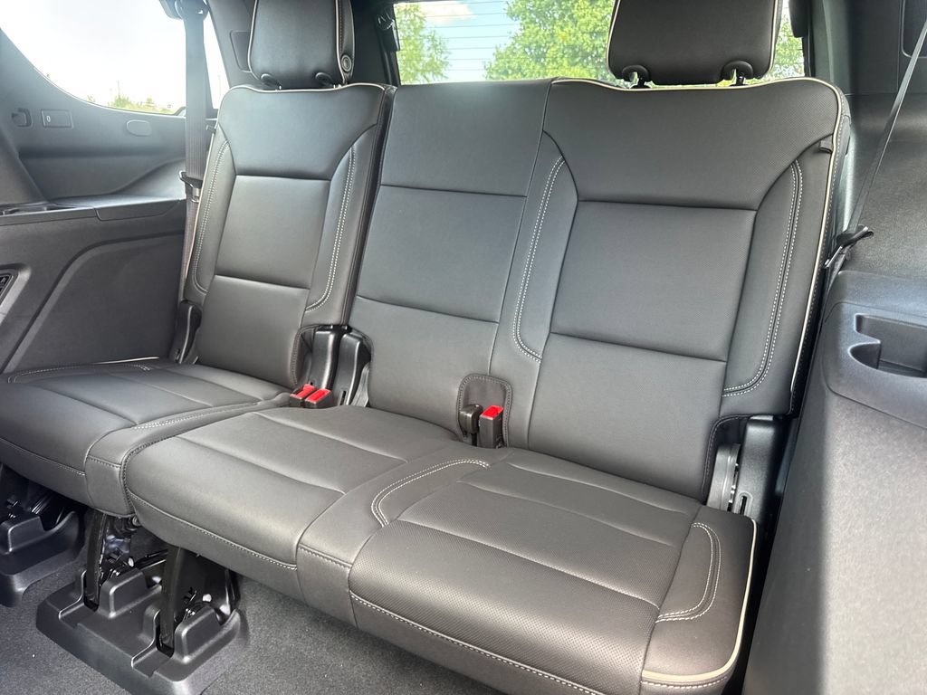 New 2026 GMC Yukon Elevation w/ Elevation Premium Package AWD/4WD image 13