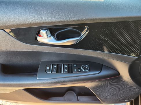 Used 2022 Kia Forte GT w/ GT2 Package image 18