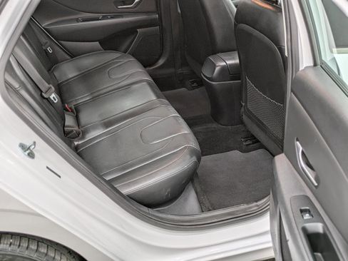 Used 2022 Hyundai Elantra Limited image 21