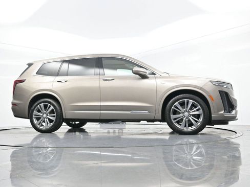 Used 2022 Cadillac XT6 Premium Luxury image 59