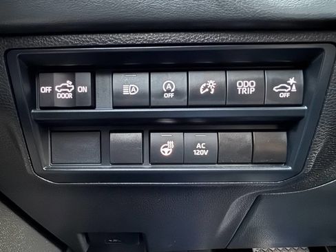 Used 2025 Toyota Tundra Platinum image 34