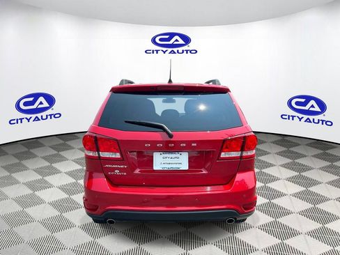 Used 2019 Dodge Journey SE FWD image 4