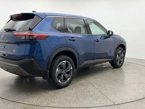 Used 2025 Nissan Rogue SV AWD/4WD image 9