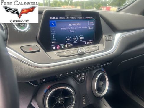 Used 2019 Chevrolet Blazer LT FWD image 19