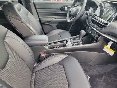 New 2026 Jeep Compass Latitude image 13