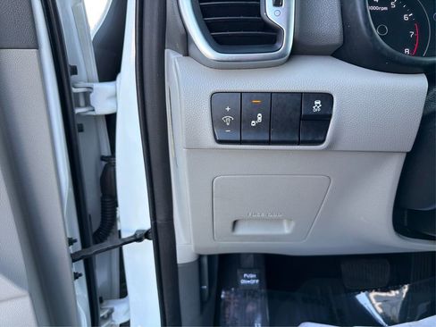 Used 2018 Kia Sportage EX image 18