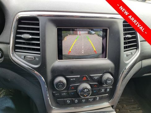 Used 2021 Jeep Grand Cherokee Laredo AWD/4WD image 10