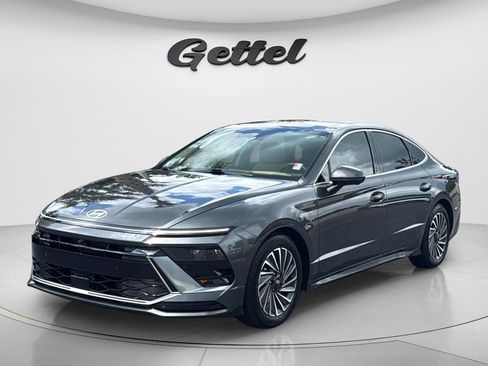 Certified 2025 Hyundai Sonata Limited FWD image 1