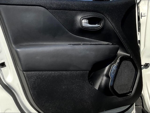 Used 2023 Jeep Renegade Altitude AWD/4WD image 21
