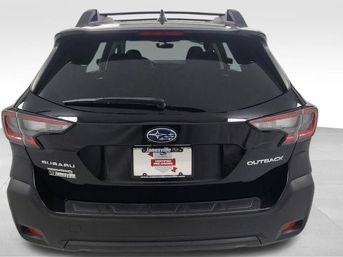 Used 2024 Subaru Outback Premium AWD/4WD image 4