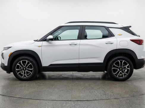 Used 2025 Chevrolet TrailBlazer LT FWD image 5