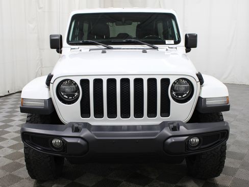 Used 2019 Jeep Wrangler Unlimited Sahara AWD/4WD image 35