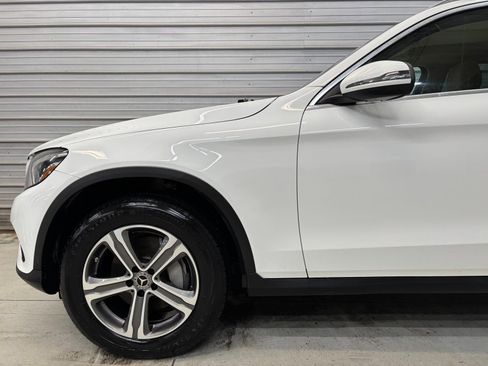 Used 2019 Mercedes-Benz GLC 300 4MATIC image 4