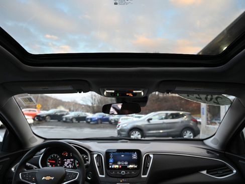 Used 2024 Chevrolet Malibu LT image 11