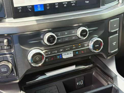 Used 2023 Ford F250 Lariat w/ Lariat Ultimate Package AWD/4WD image 16