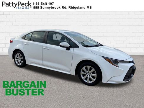 Used 2024 Toyota Corolla LE image 1