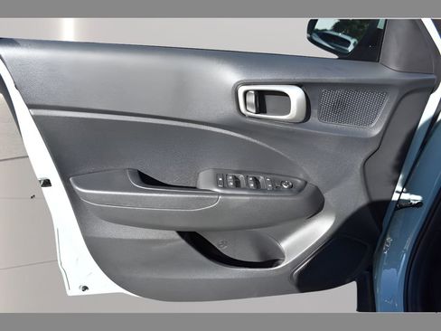 Used 2026 Hyundai Venue SEL image 13