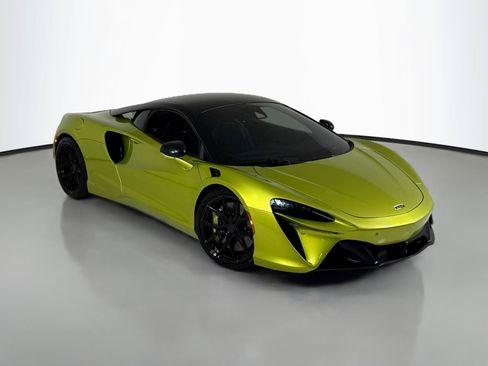 Used 2023 McLaren Artura RWD image 40
