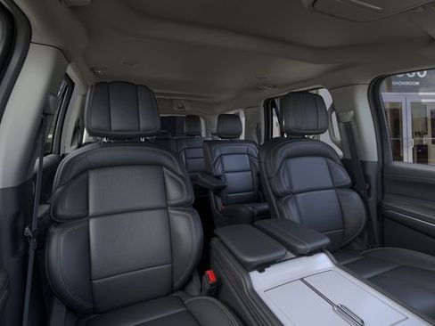 New 2026 Lincoln Navigator Premiere AWD/4WD image 24