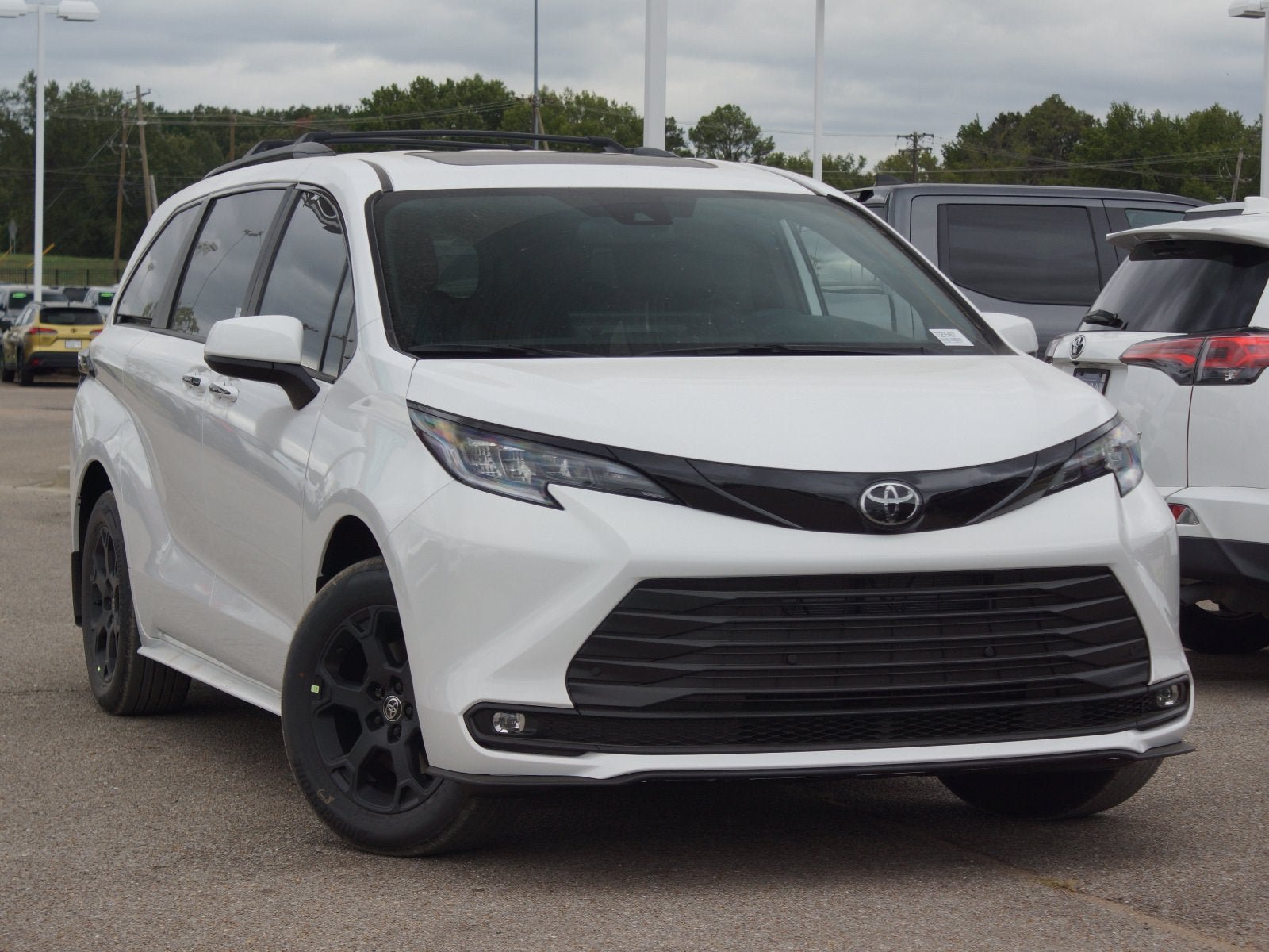 New 2026 Toyota Sienna XLE Woodland Edition AWD/4WD image 31