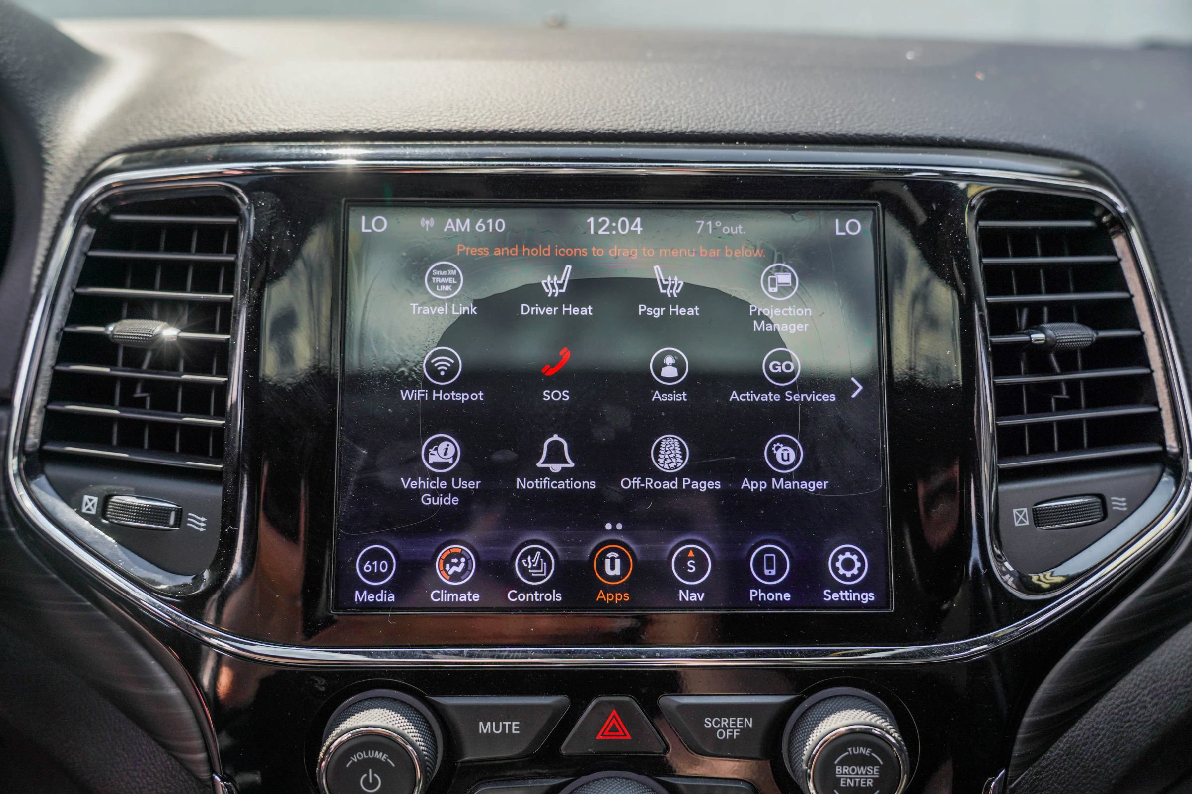 Used 2020 Jeep Grand Cherokee Altitude AWD/4WD image 21