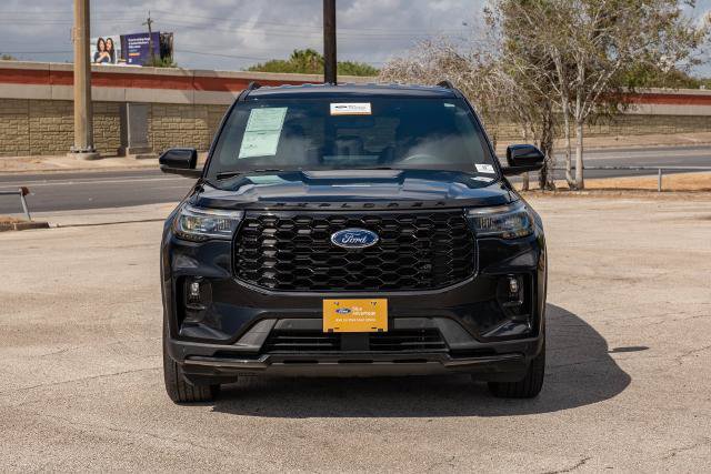 Certified 2025 Ford Explorer ST-Line w/ Premium Package RWD image 3