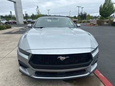Used 2025 Ford Mustang Premium RWD image 7