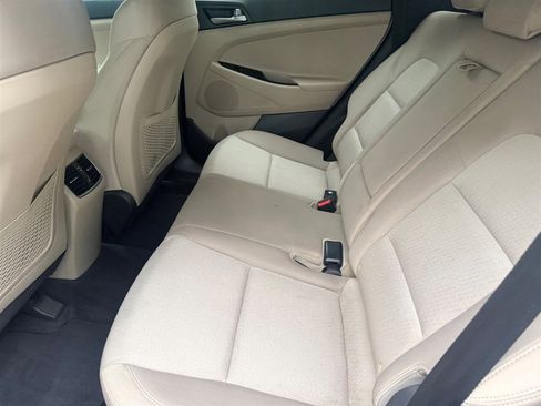 Used 2018 Hyundai Tucson Sport FWD image 9