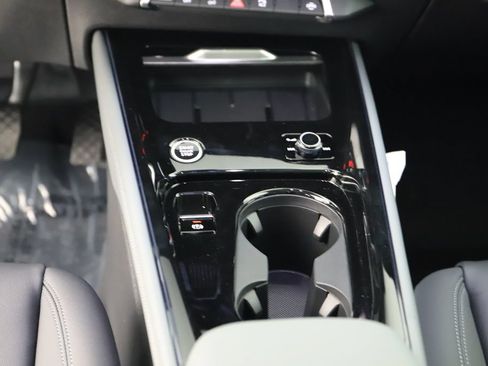 New 2026 Audi Q3 quattro 2.0T AWD/4WD image 21