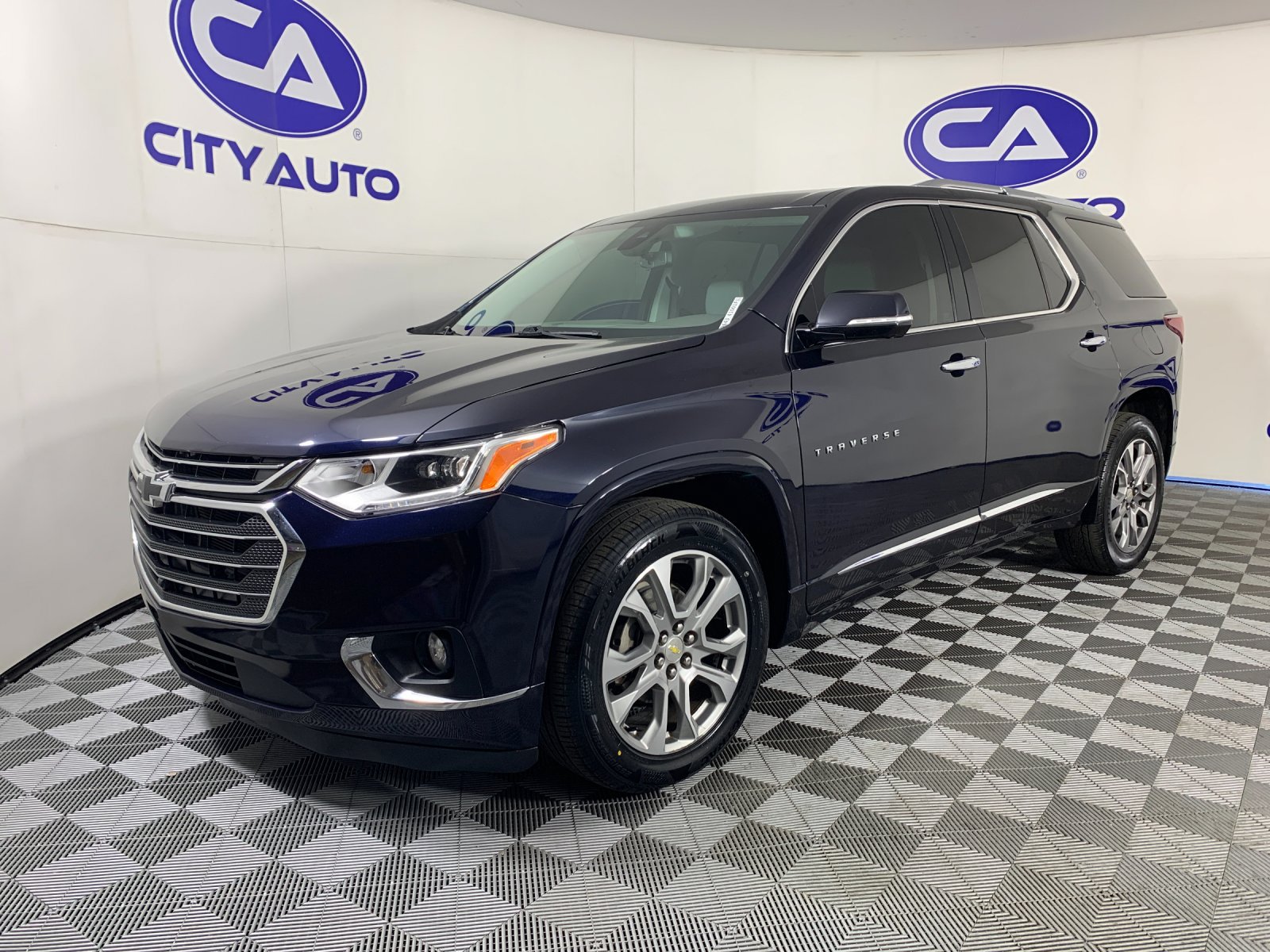 Used 2020 Chevrolet Traverse Premier w/ LPO, Floor Liner Package FWD image 7