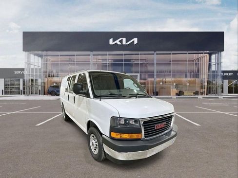 Used 2024 GMC Savana 2500 w/ Driver Convenience Package RWD image 2