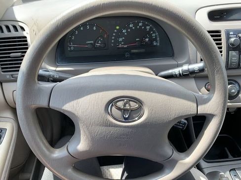 Used 2004 Toyota Camry LE image 19