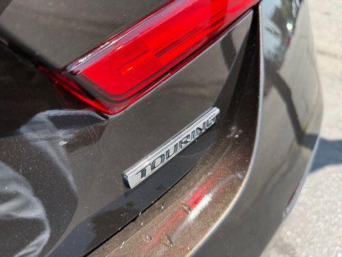 Used 2018 Honda Accord Touring image 24