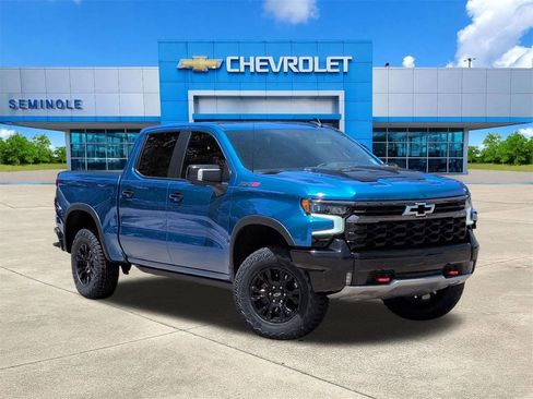 Used 2023 Chevrolet Silverado 1500 ZR2 w/ Technology Package AWD/4WD image 1