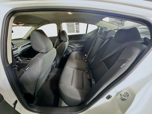 Used 2025 Nissan Altima 2.5 SV image 25